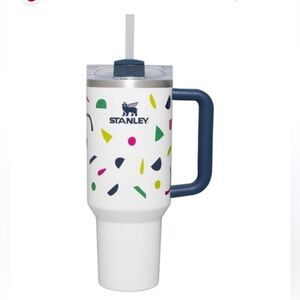 NIB Stanley 40 oz Stainless Steel H2.0
Flowstate Quencher Tumbler Abstract Geos